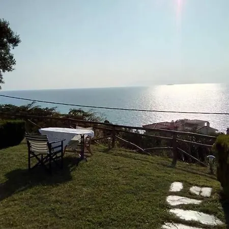 Dom wakacyjny Elegant And Classy Maisonette 2 Skála Foúrkas