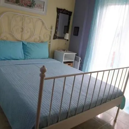 Elegant And Classy Maisonette 2 Ferienhaus Skála Foúrkas